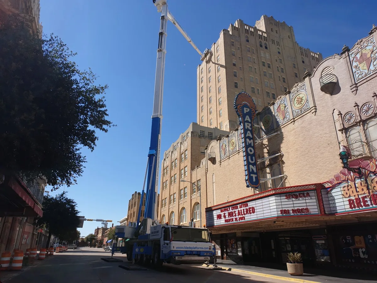BUILDING FACADE ACCESS