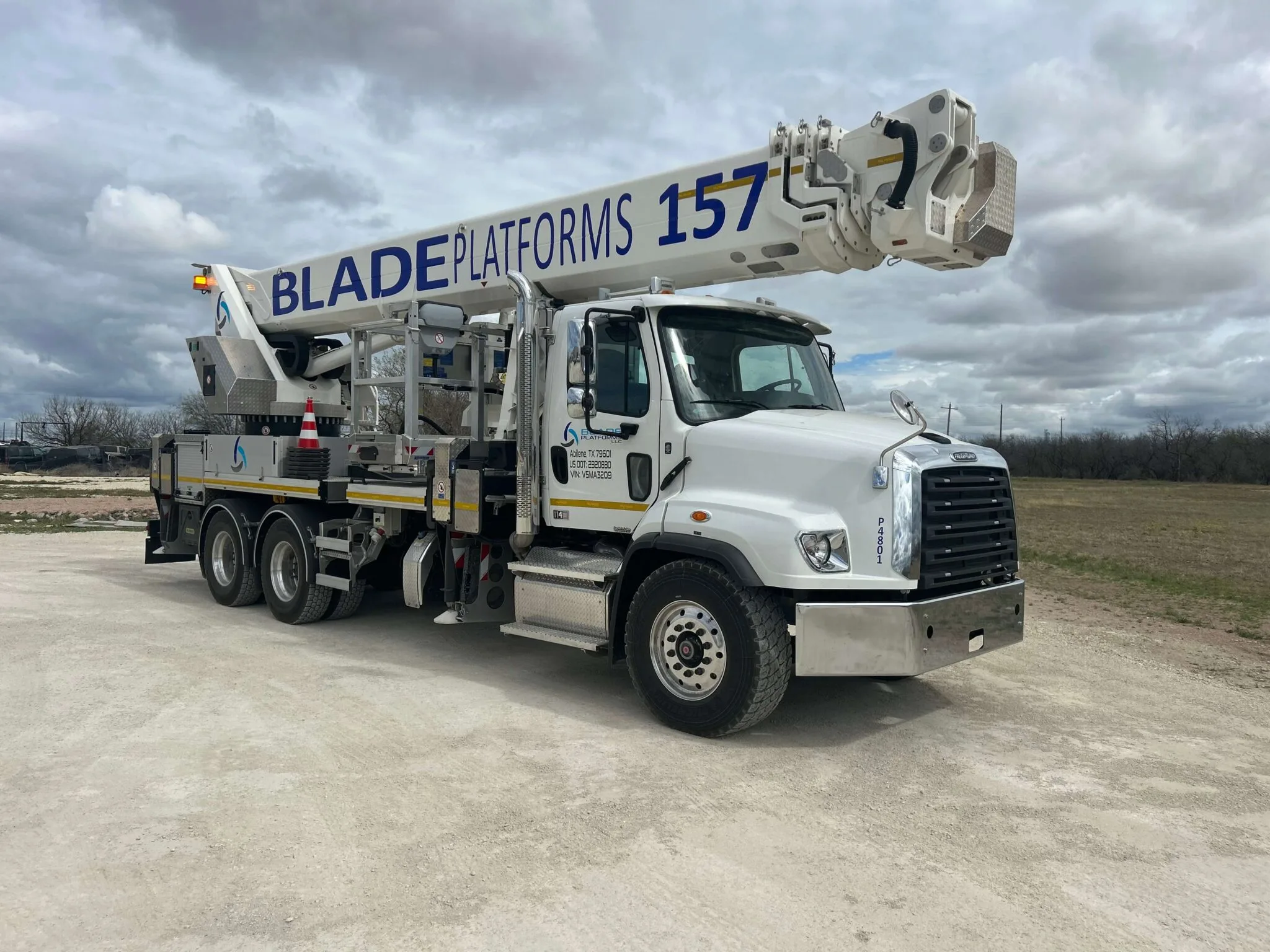 Blade Platforms aerial work platform