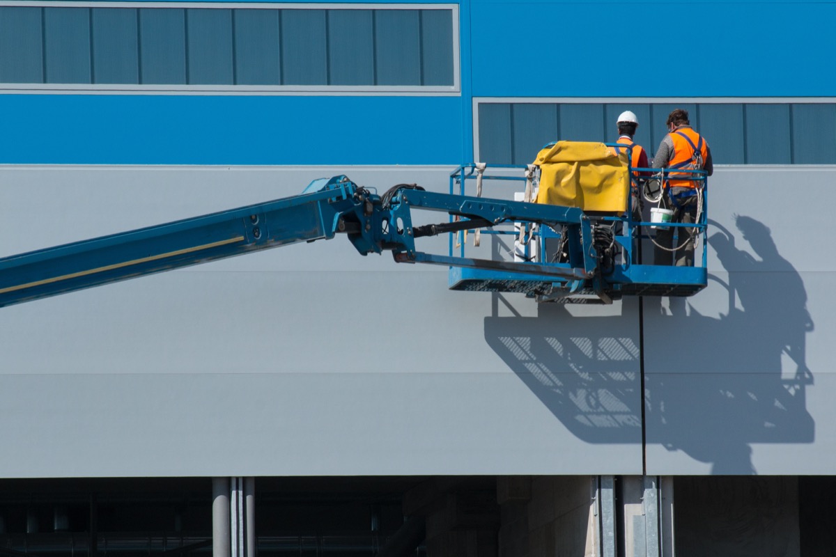 Blade Platforms truck-mounted aerial work platform