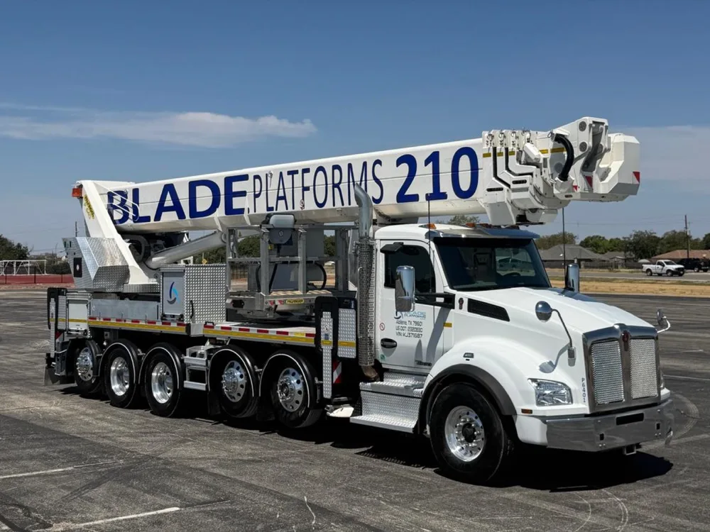 BLADE 210P (64 m)