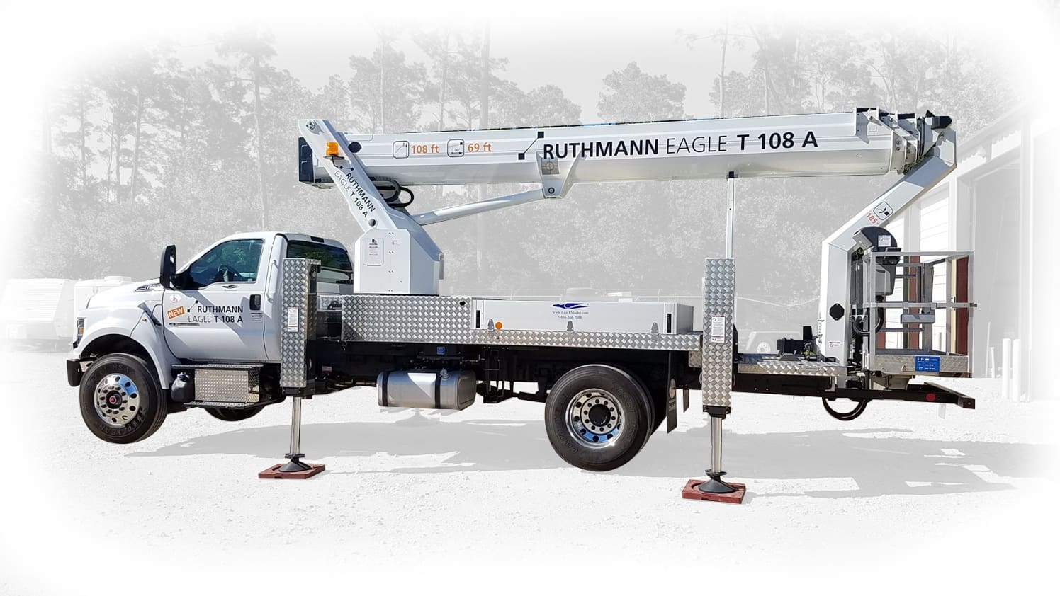 T108 (108ft/33m) Boom Lift Rental Blade Platforms