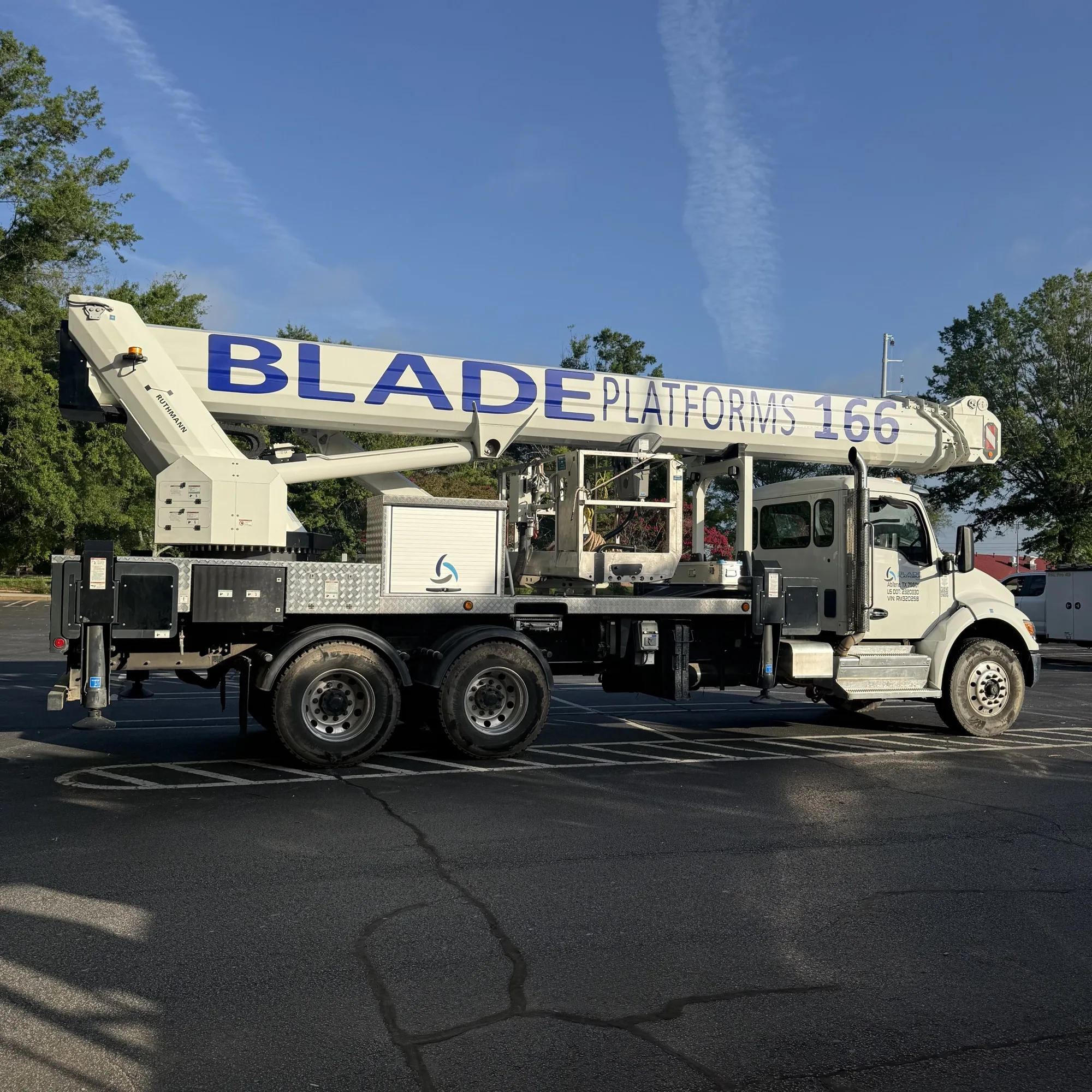 BLADE 166R (51 m)