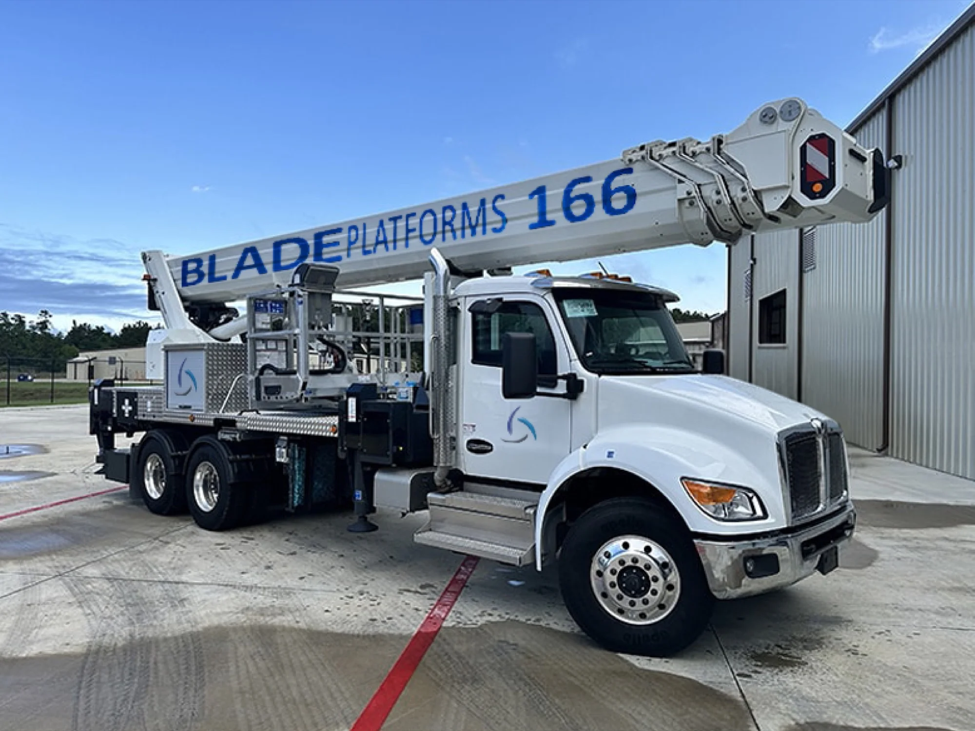 BLADE 166R (51 m)