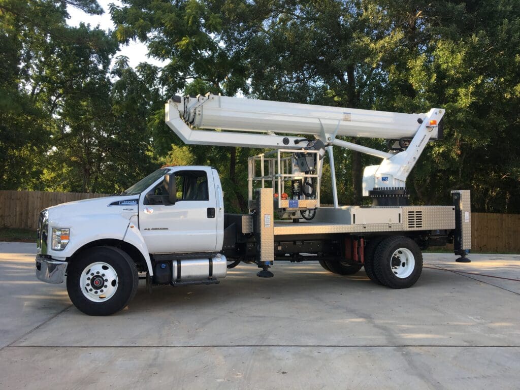 The Costs of Renting a Bucket Truck Blade Platforms USA
