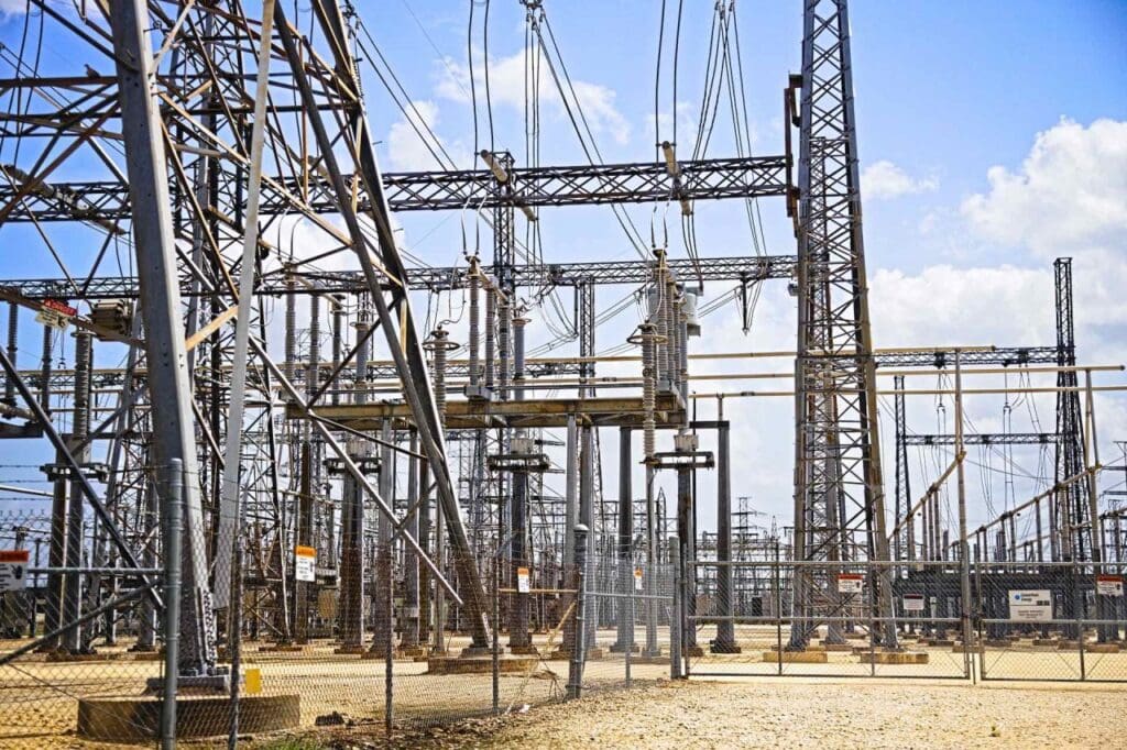 Bucket Trucks for Electric Power Transmission