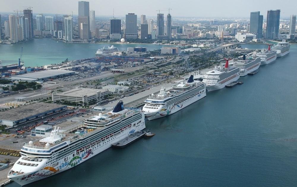 Bucket Trucks for Cruise Ship Terminals in Miami