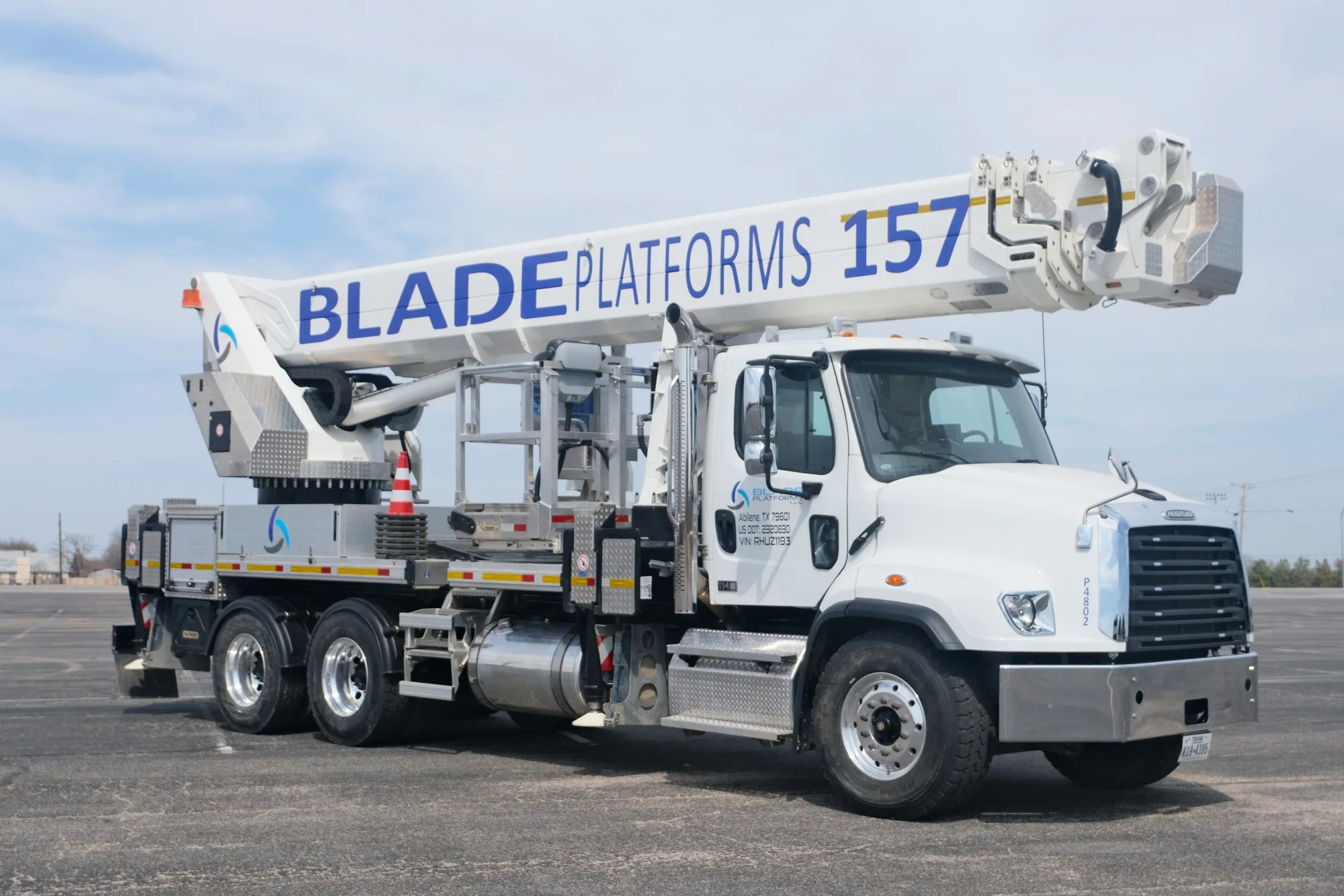 BLADE 157P (48 m)