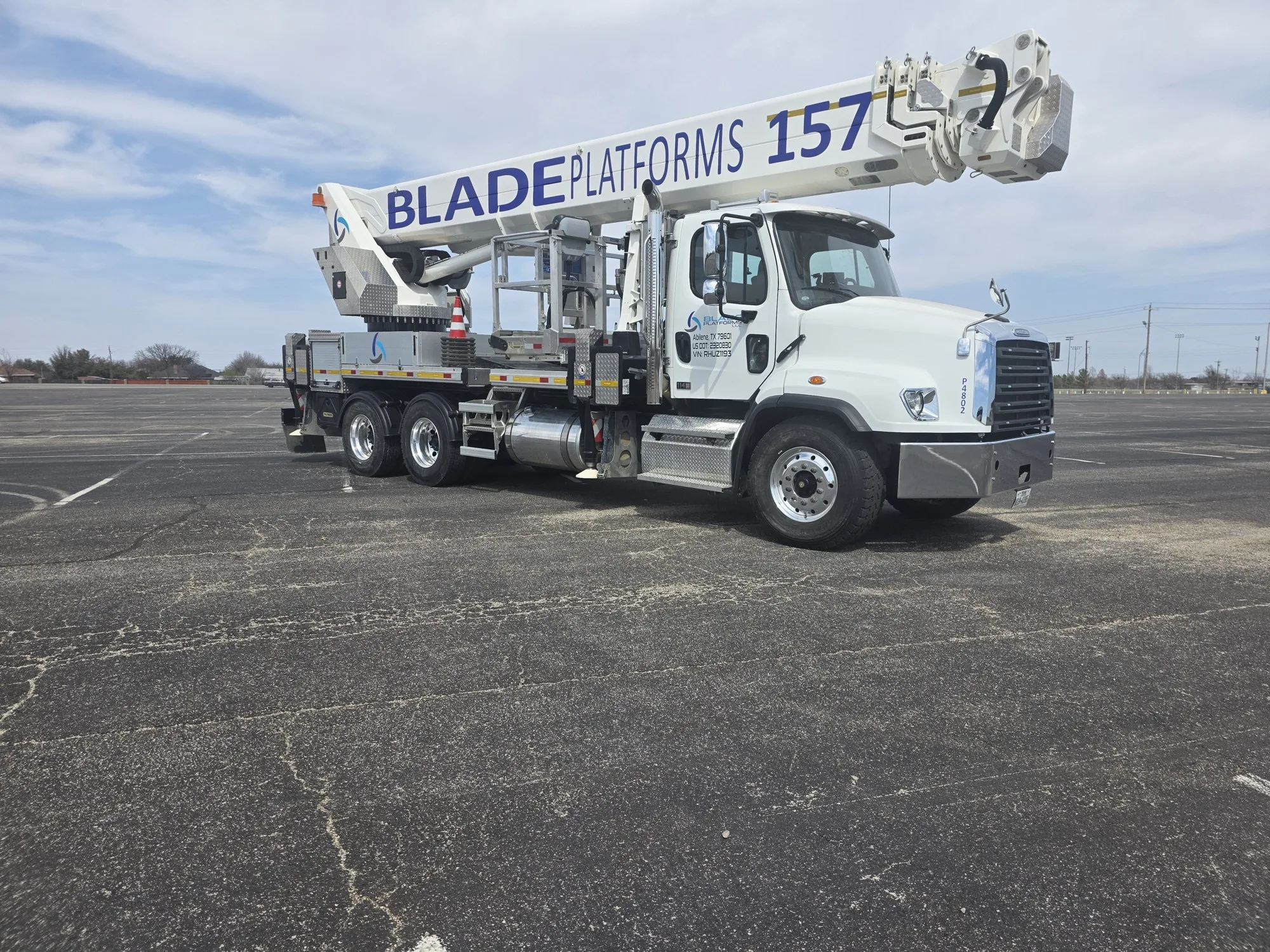 BLADE 157P (48 m)