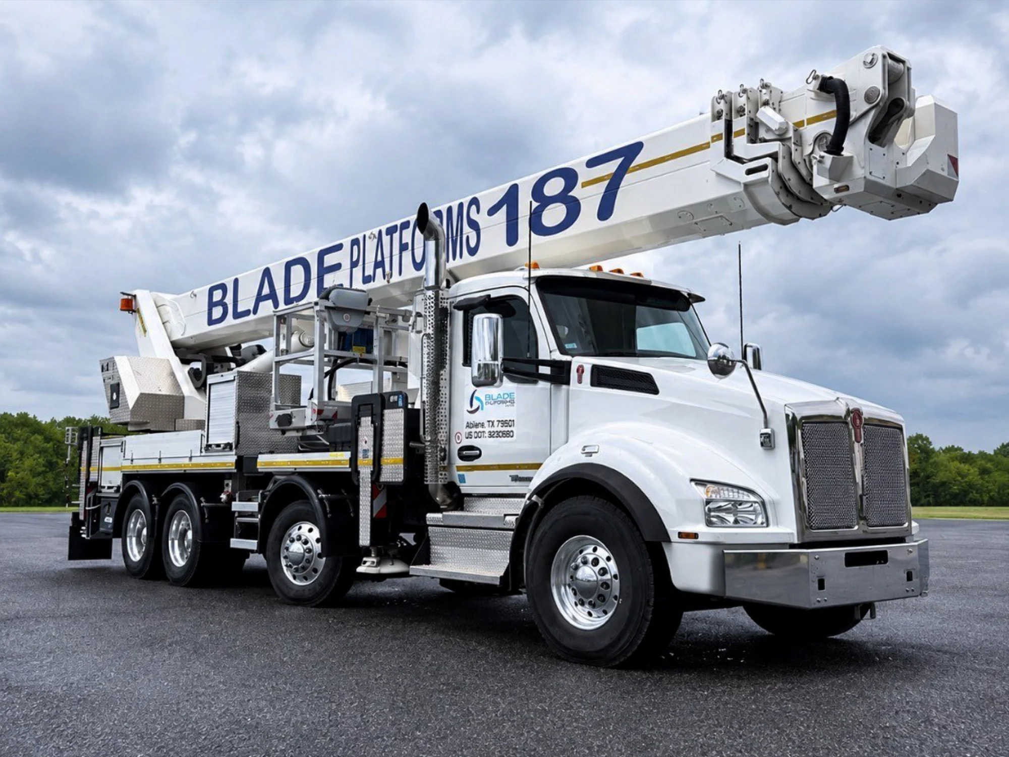 BLADE 187P (57 m)